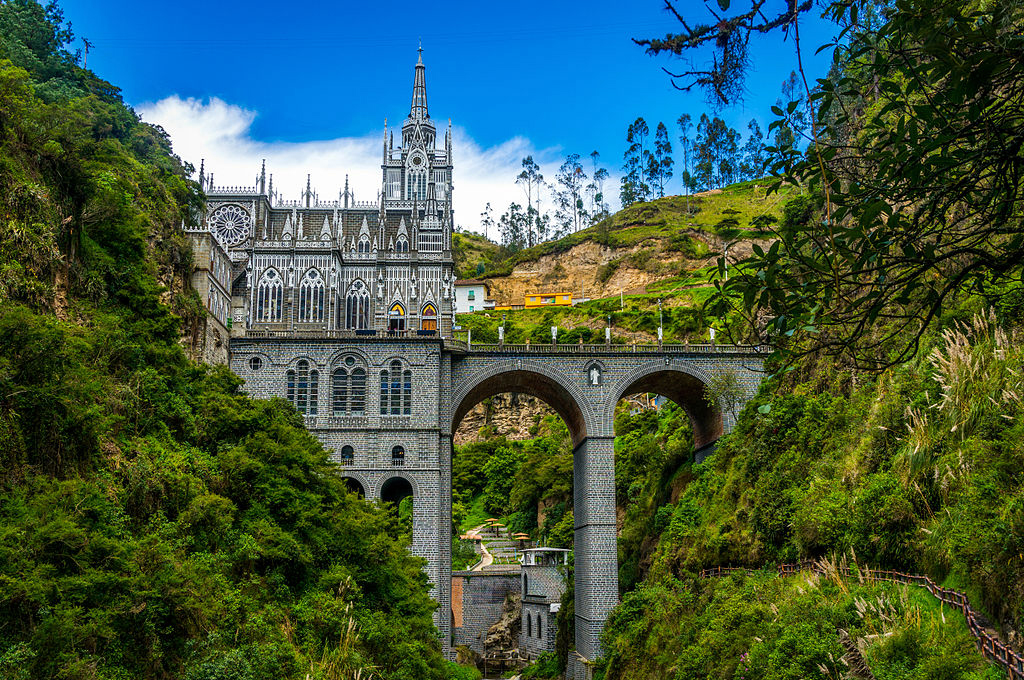 1024px-Santuario_Nacional_de_Las_Lajas_04-2.jpg