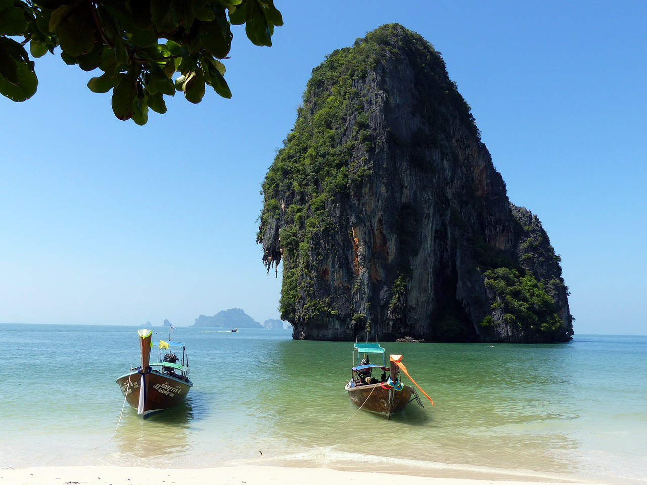 boats-489424_1280-3.jpg