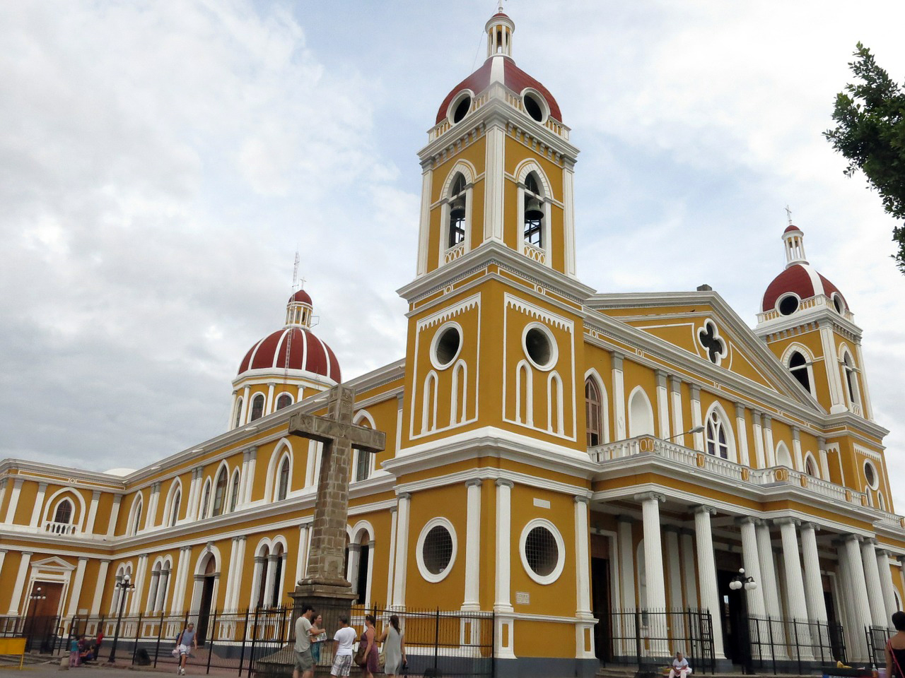 church-402750_1280-2.jpg