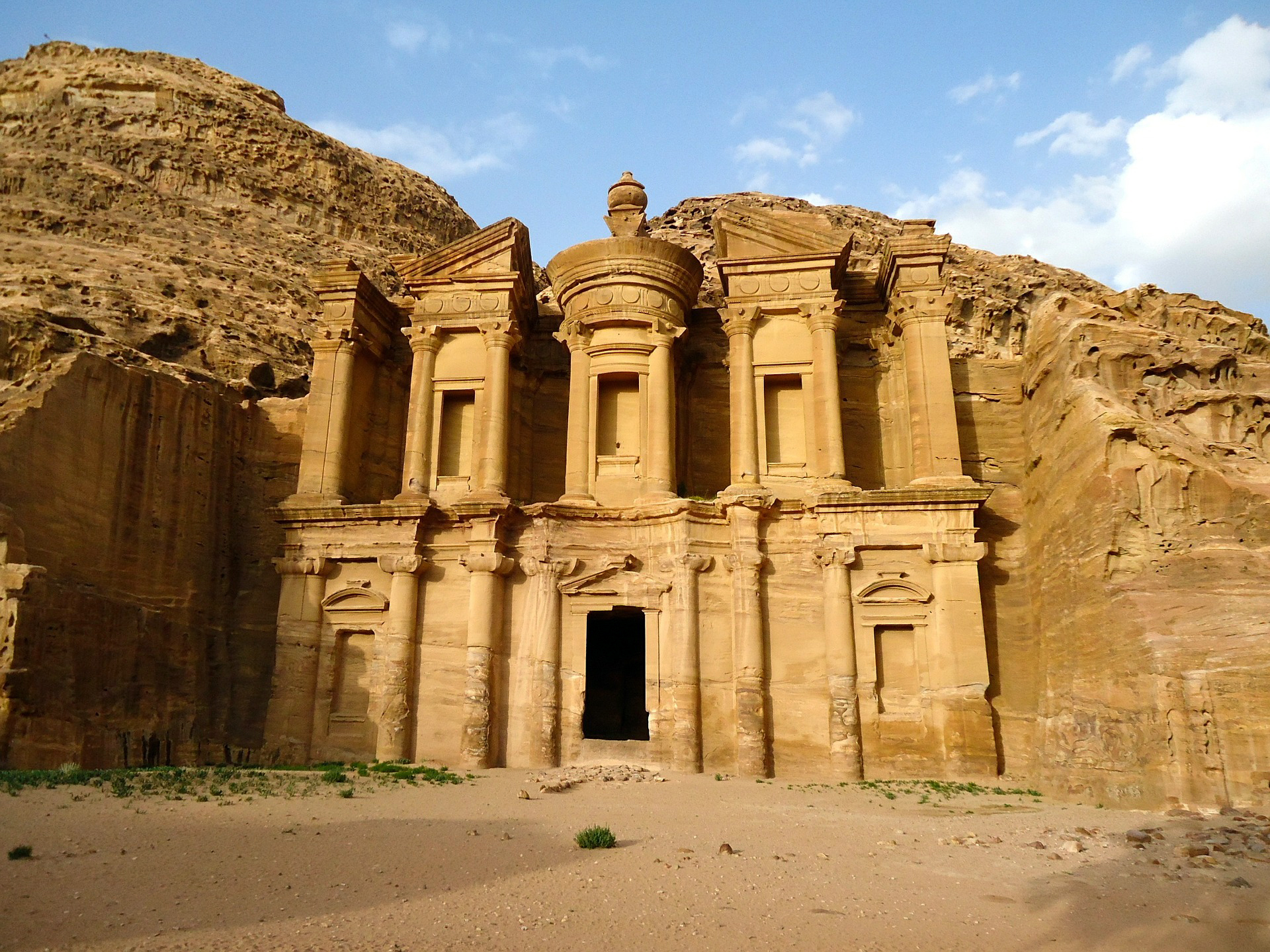 petra-522532_1920-3.jpg